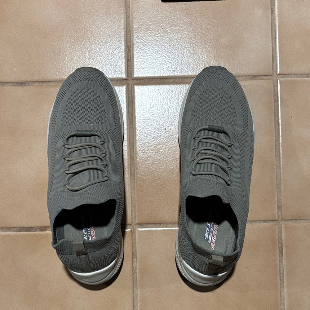 Skechers Gray Knit Women's Sneakers